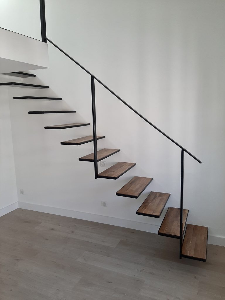escalier suspendu
